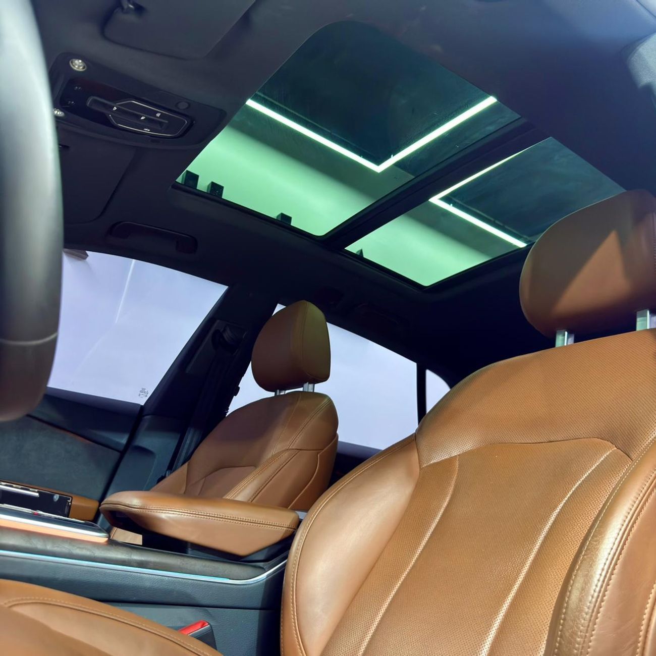 Audi Q8 55 TFSI quattro S-Line 3.0L (340 HP) AED 3,427 / Monthly l 0% Downpayment l S-Line l Agency Service