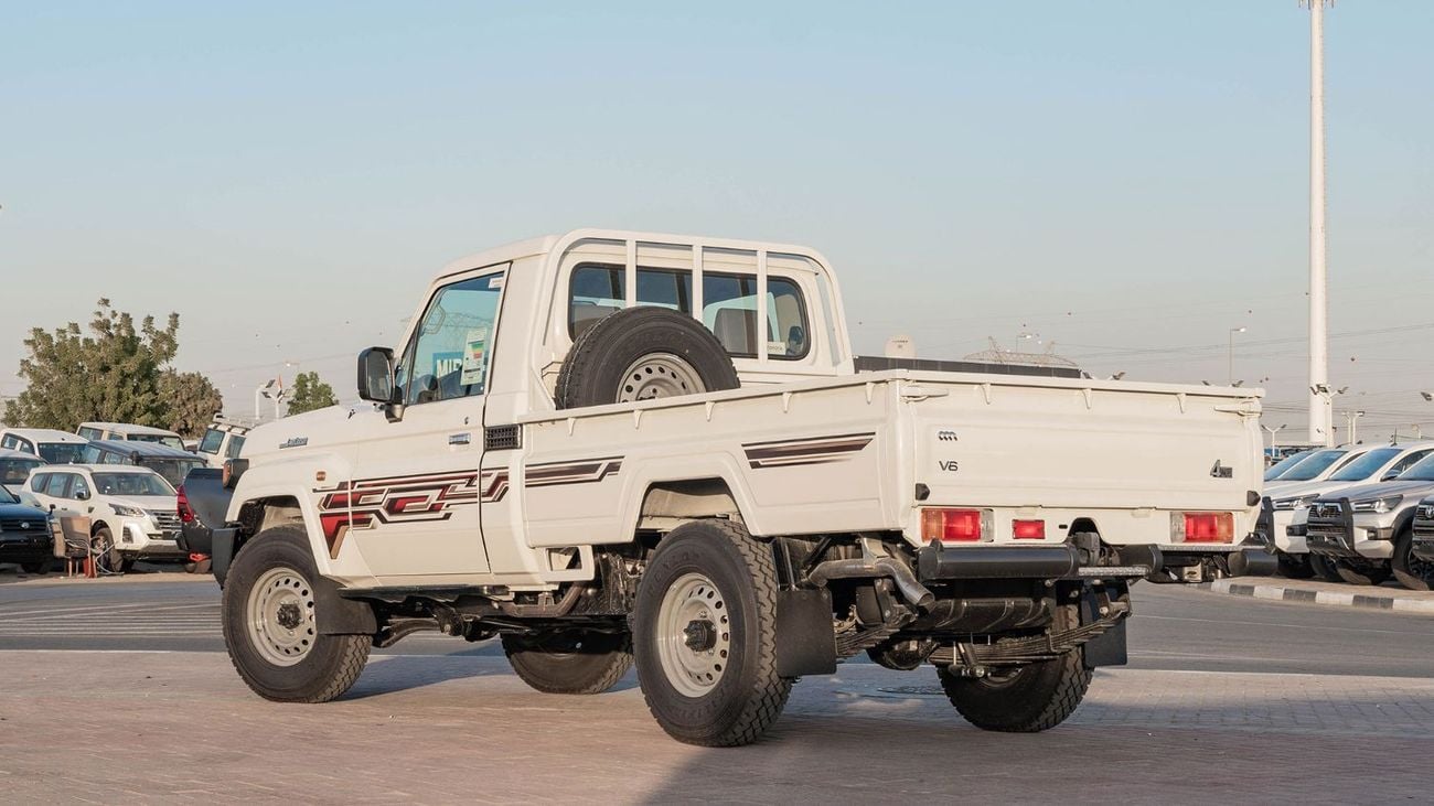 Toyota Land Cruiser Pick Up 2025 Toyota Land Cruiser LC 79 4.0L SC AT Petrol Basic w/ Fridge (White)