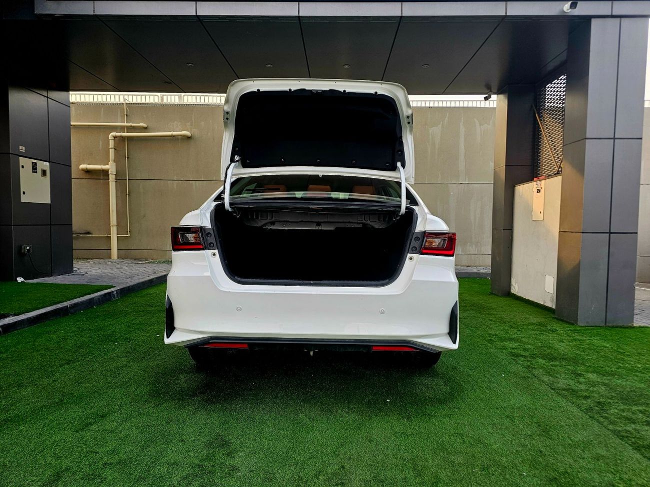 Toyota Yaris SE/ 1.5 V4 / LEATHER SEATS/ LOW MILEAGE/ SINGLE OWNER