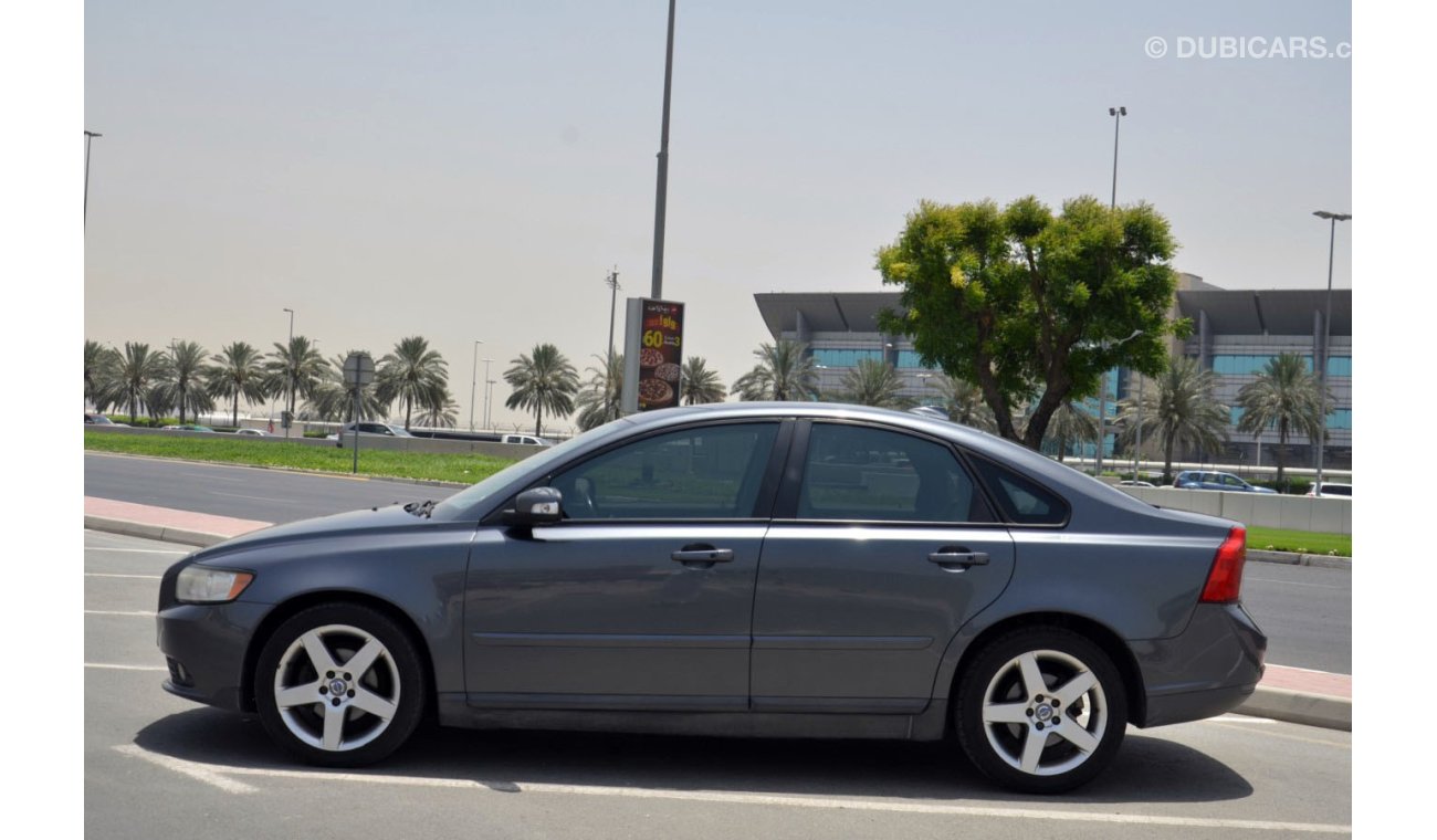 فولفو S40 2.0L Mid Range Perfect Condition