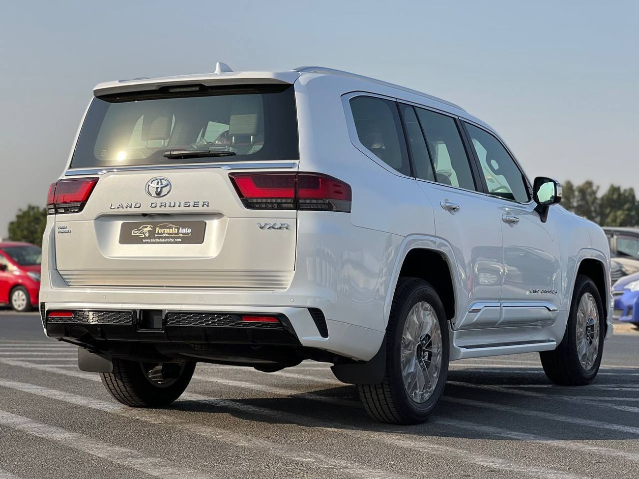 Toyota Land Cruiser VXR 3.5L PTR A/T // 2026 // FULL OPTION WITH KIT , RADAR & 360 CAMERA , HEAD UP DISPLAY // SPECIAL O