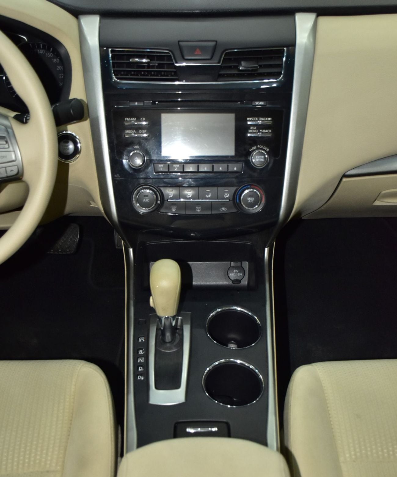 نيسان ألتيما EXCELLENT DEAL for our Nissan Altima 2.5 SV ( 2015 Model ) in Silver Color GCC Specs