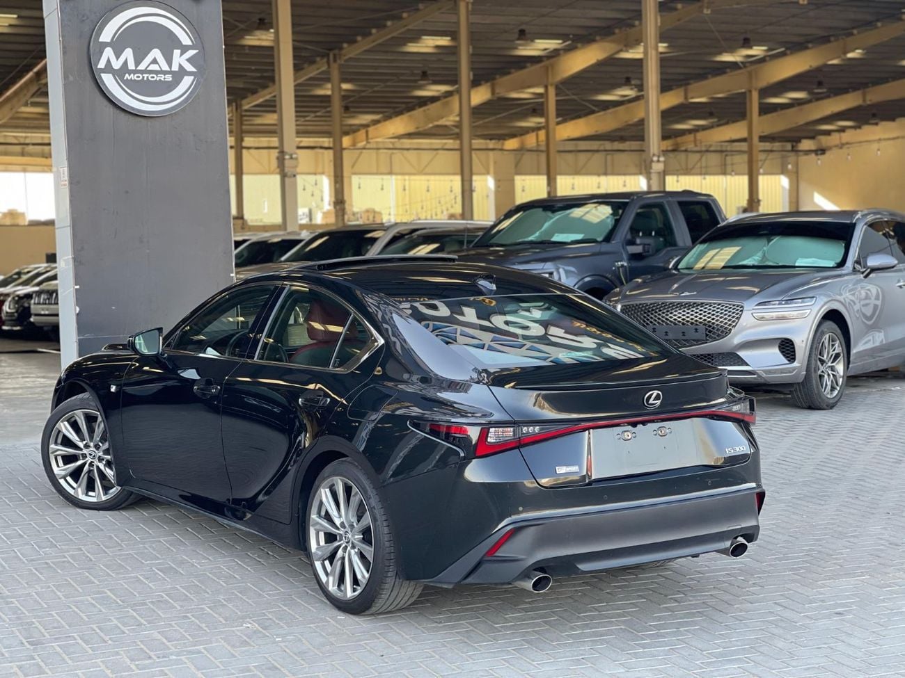 Lexus IS350 F SPORT 3.5 V6 / 360 CAMERA / LOW MILEAGE / SCREEN / COOLING AND HEATING SEATS