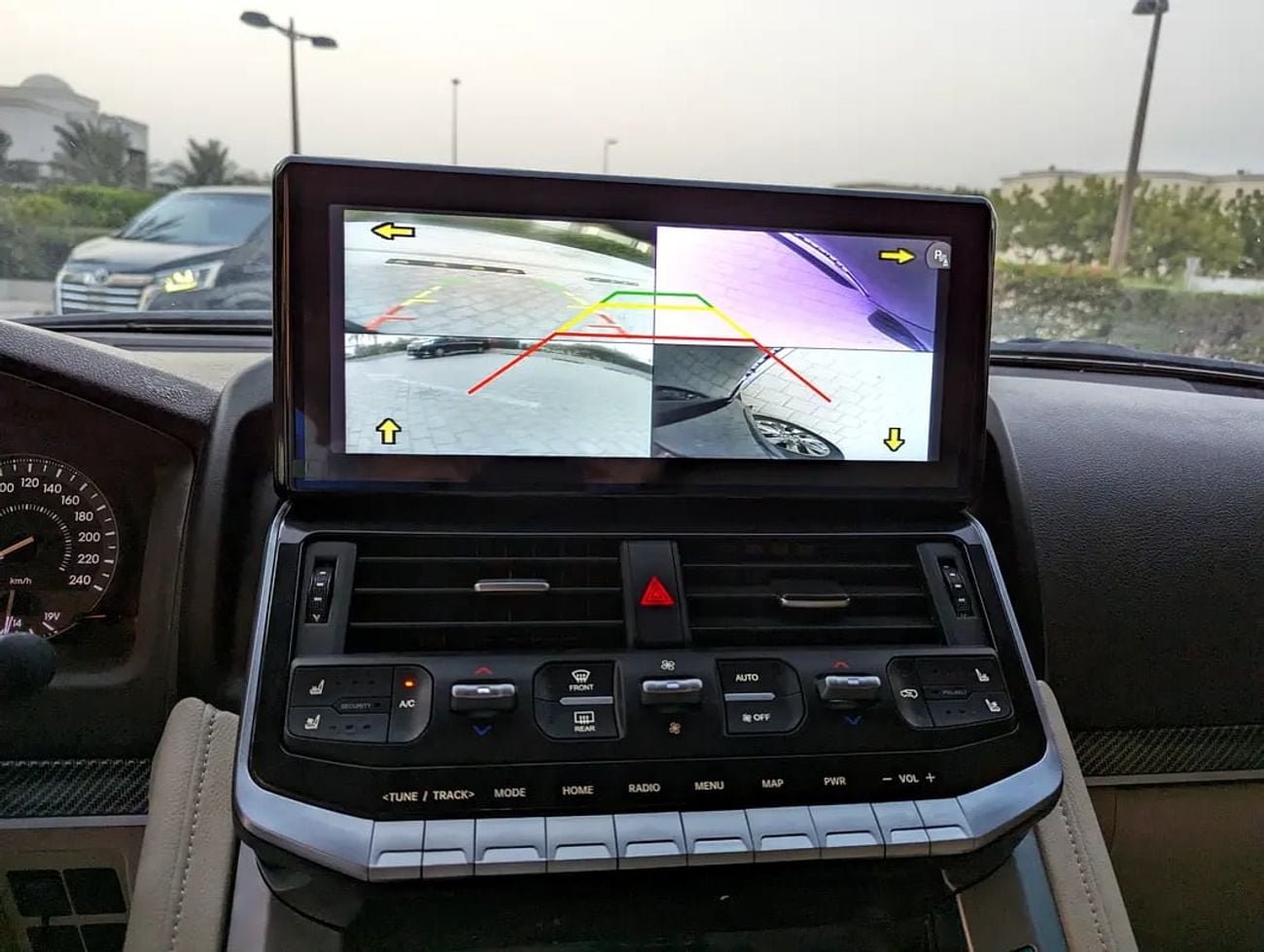 تويوتا لاند كروزر GXR 2014 Facelifted 2026 With Interior and Exterior V6 4.0L GCC specs
