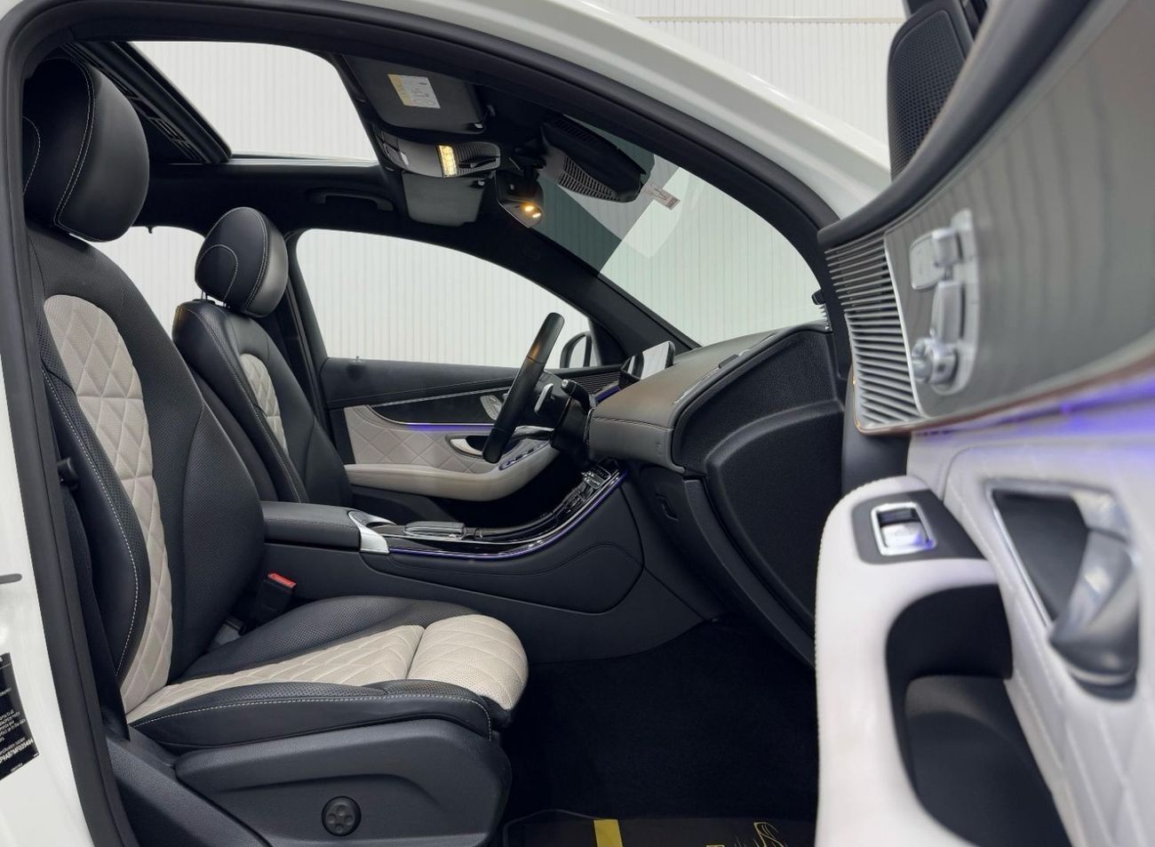 Mercedes-Benz EQC 400 4MATIC 2021 Mercedes Benz EQC 400 4MATIC, 2029 Mercedes Warranty + Service Pack, Very Low Kms, GCC