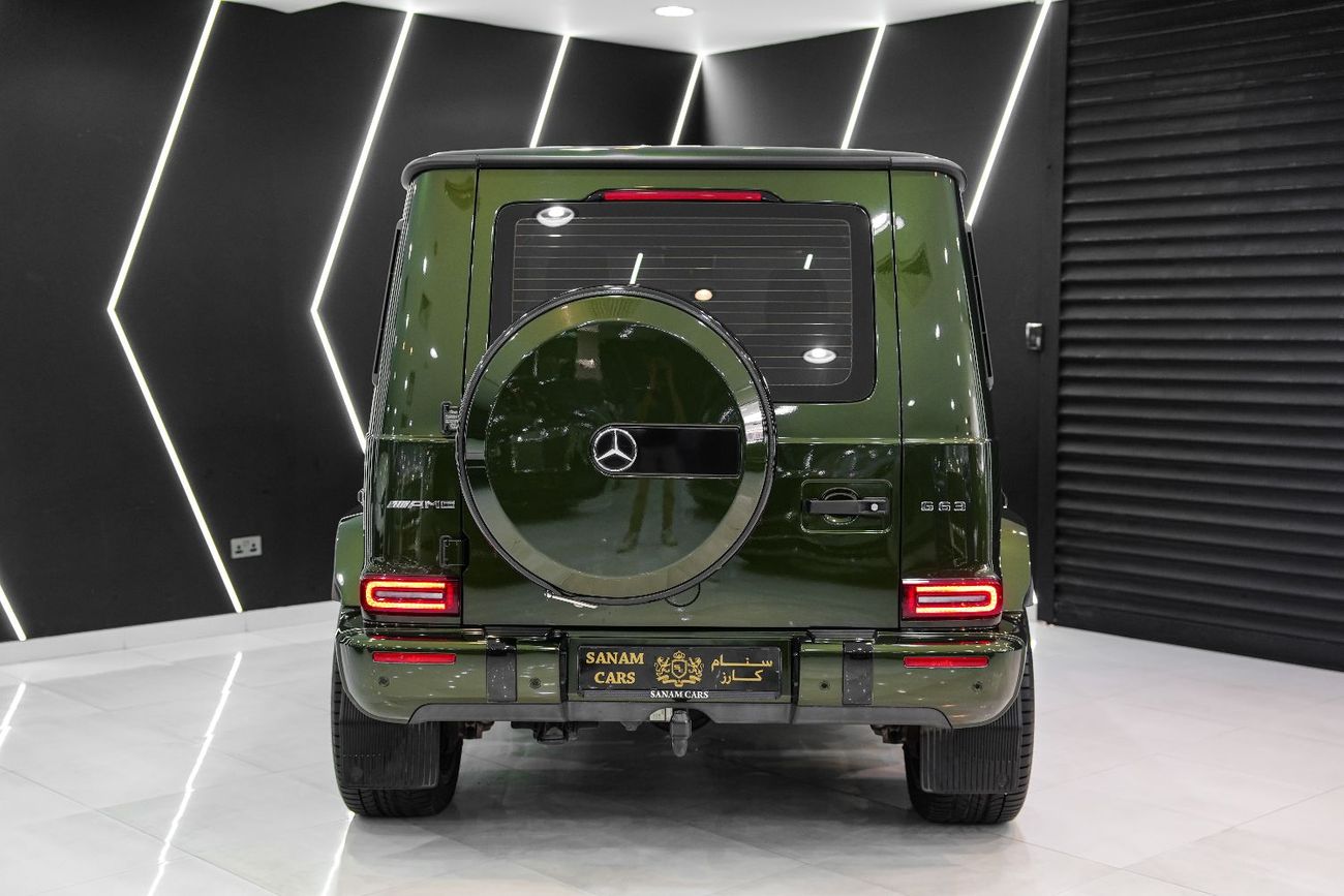 Mercedes-Benz G 63 AMG Std 4.0L G Manufaktur Package, Carbon Fiber Interior, GCC Spec, Gargash Full Service History!!