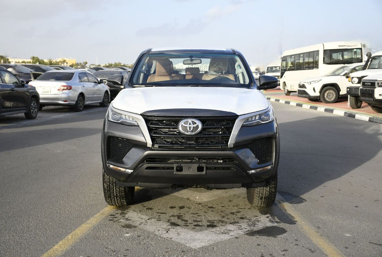 تويوتا فورتونر 2.4L  V4 Diesel Automatic 4x4WD (Ready Stock)