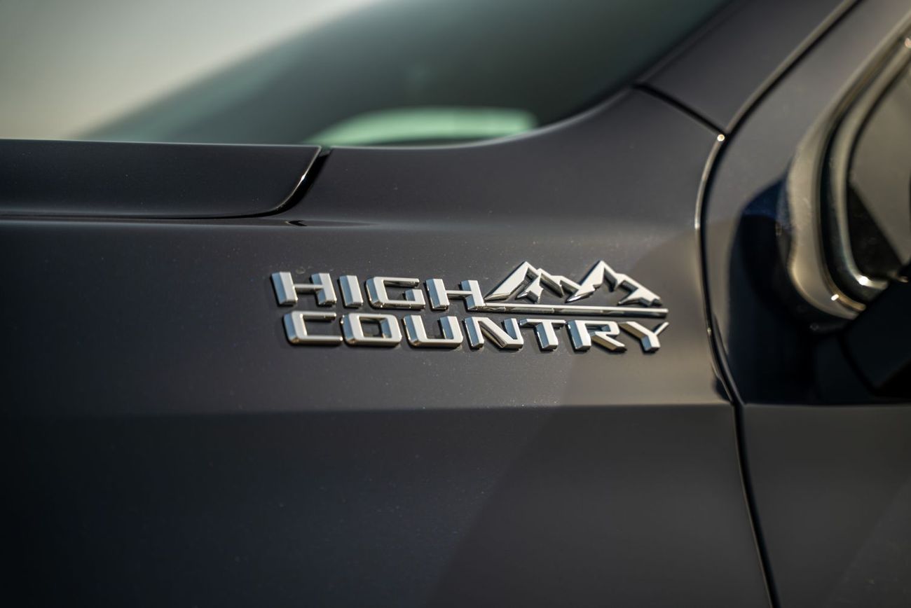 Chevrolet Suburban Suburban High Country FULL OPTION 6.2L V8 for Export