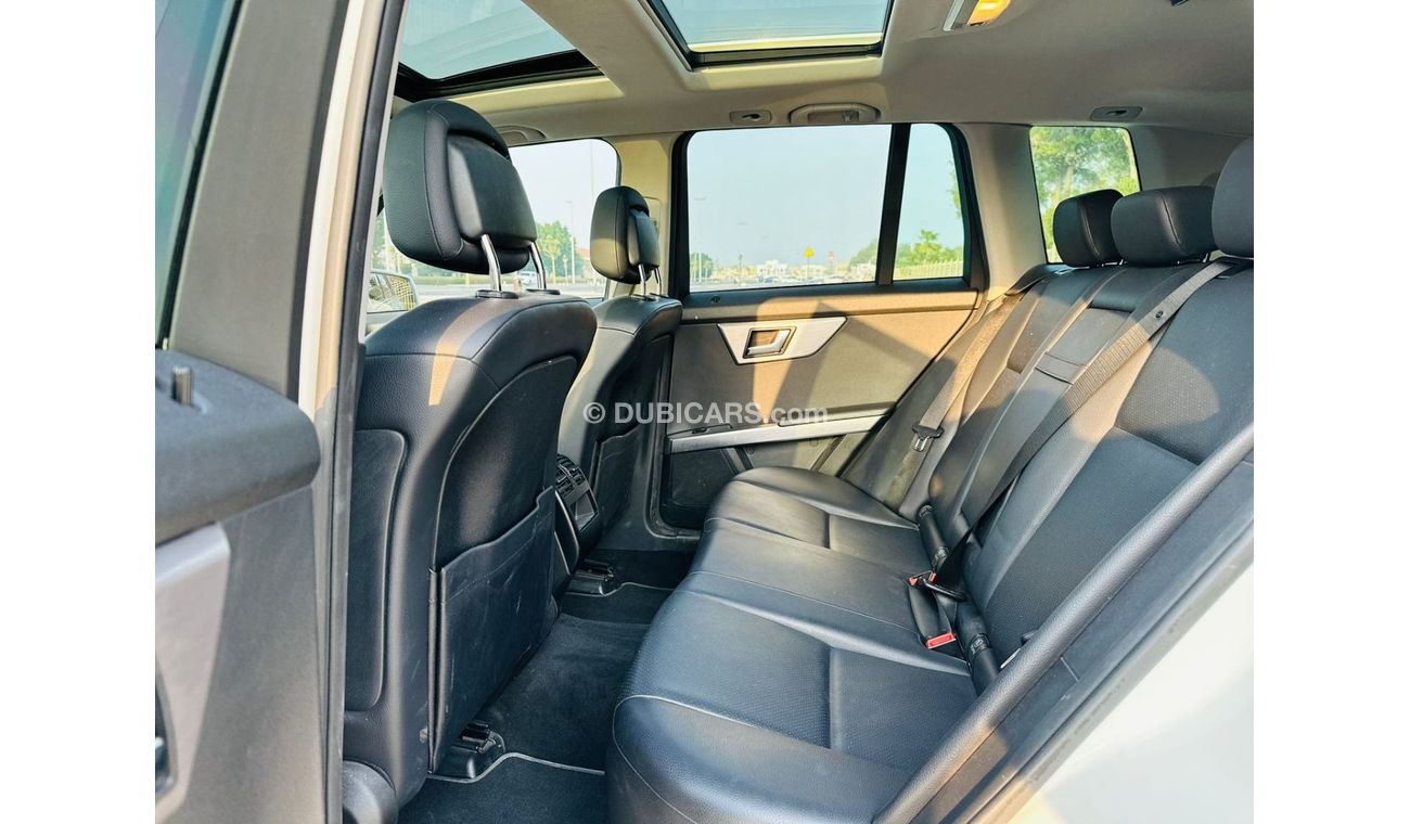 مرسيدس بنز GLK 350 MERCEDES BENZ GLK 350 3.5L V6 AMG || ORIGINAL PAINT || 4MATIC || GCC || FULL SERVICE HISTORY