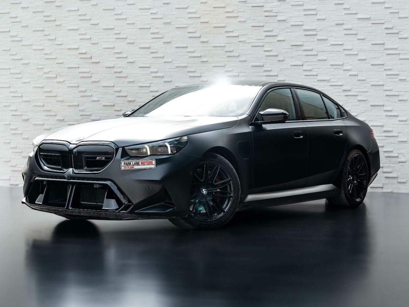 بي أم دبليو M5 STD