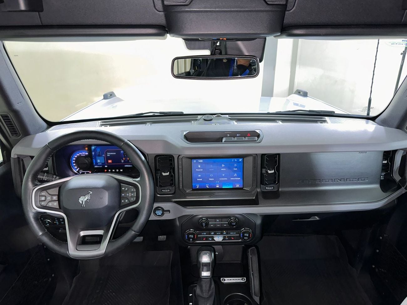 Ford Bronco BIG BEND B2D1221 / AL TAYER MOTORS  AL QOUZ SHOWROOM