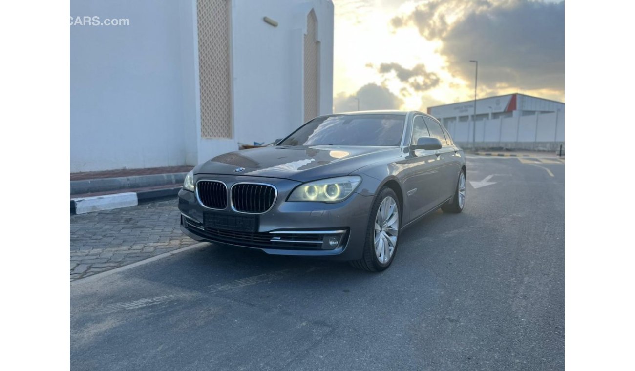 بي أم دبليو 740 BMW 740 MODEL 2013 GCC SPACE