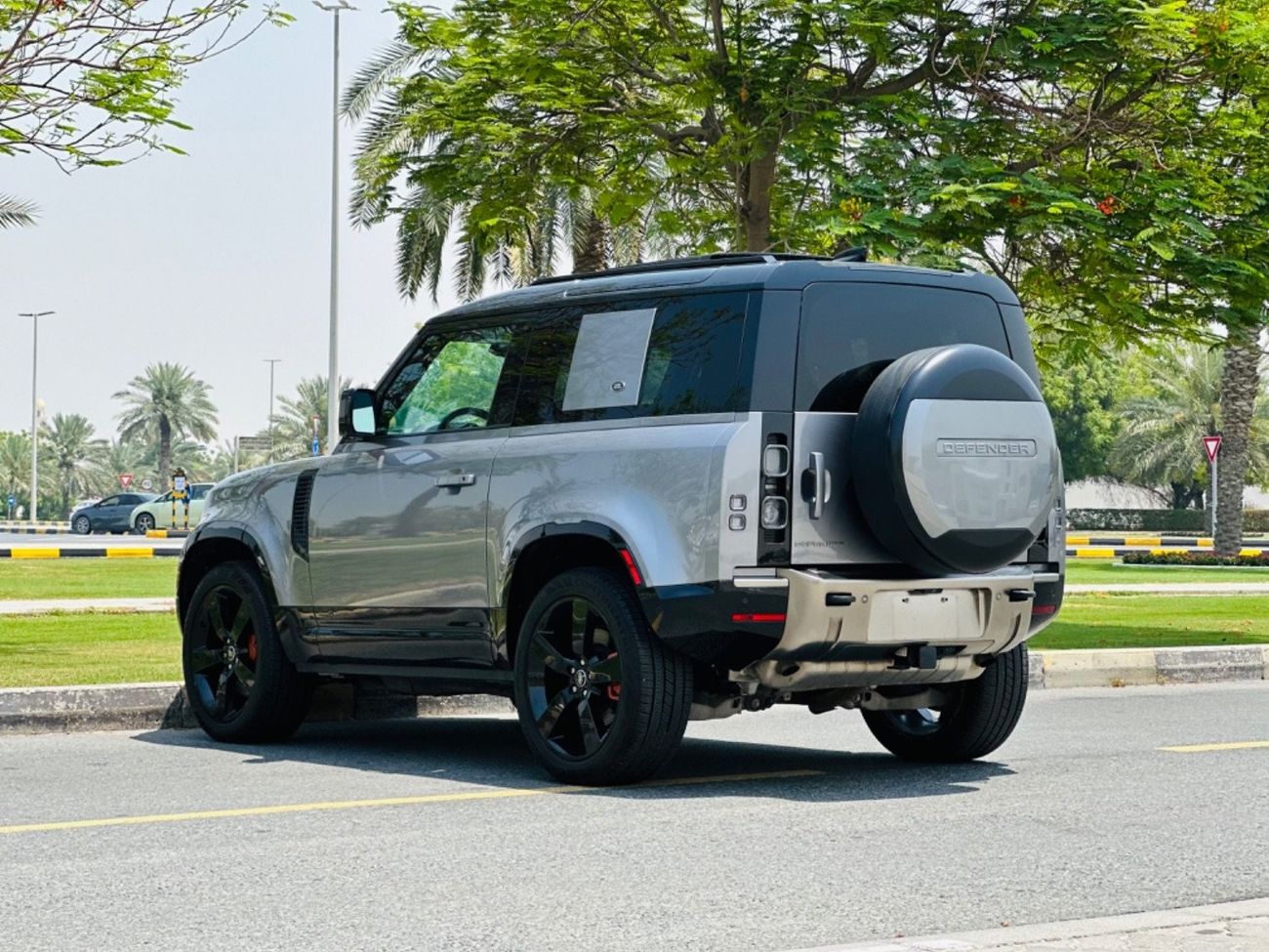 Land Rover Defender P300 90 SE LAND ROVER DEFENDER MODEL 2021 V6 LOW MILAGE