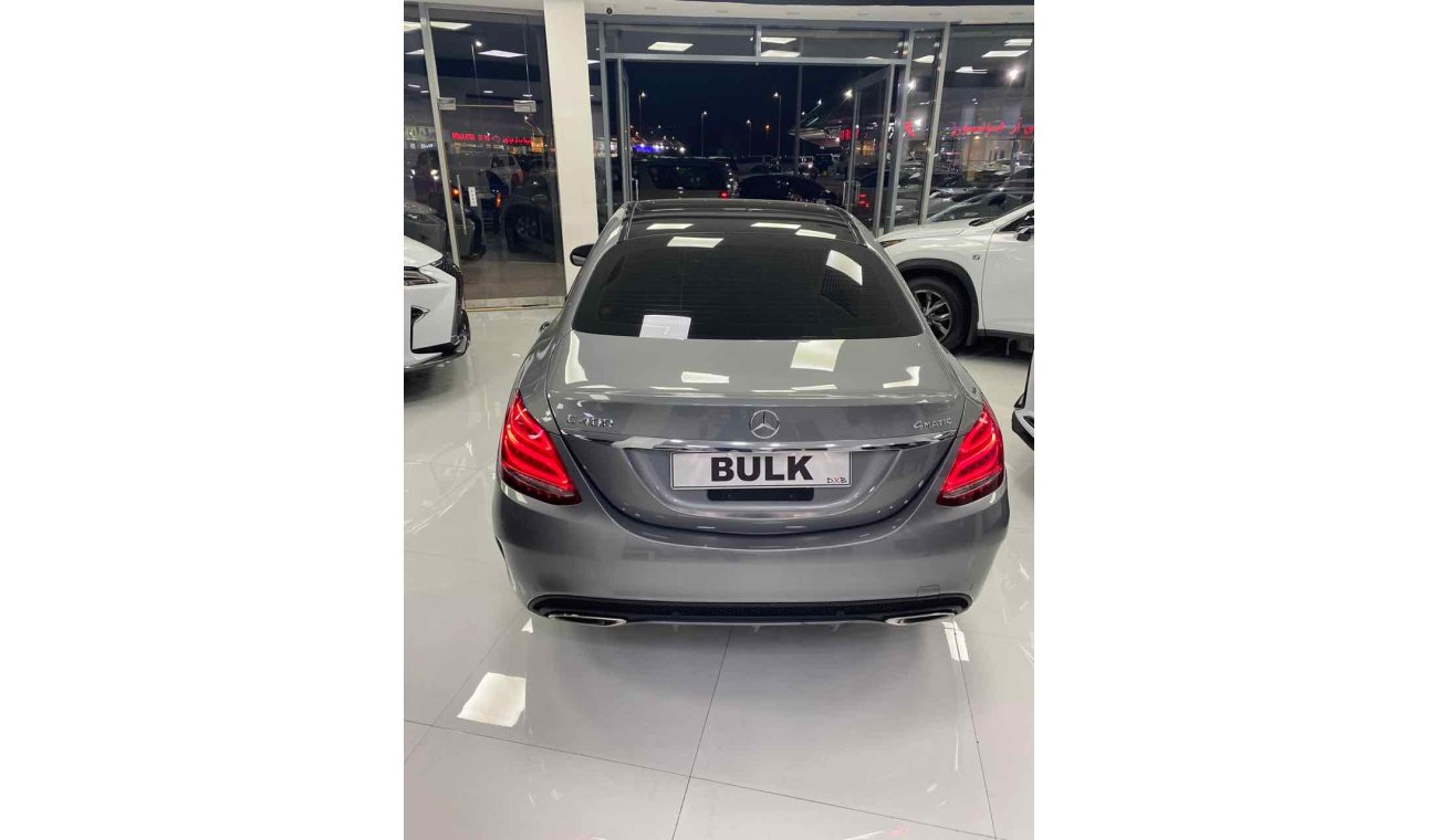 مرسيدس بنز C 400 “ AMG Package - Panoramic Roof - Red Interior “