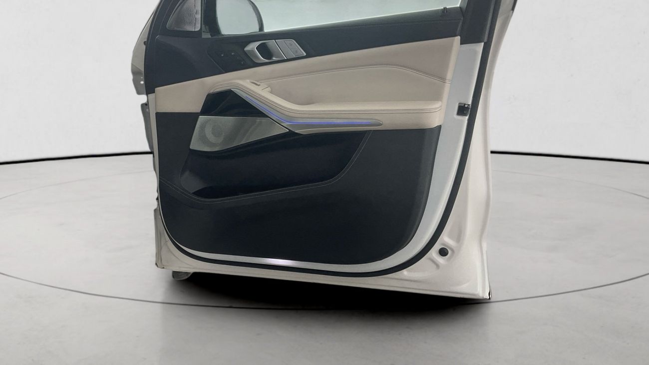 بي أم دبليو X7 M50i | upto AED 20,000 Ramadan Discount | شامل الضمان | 0 ﺪﻔﻋﺓ ﺃﻮﻟﻯ