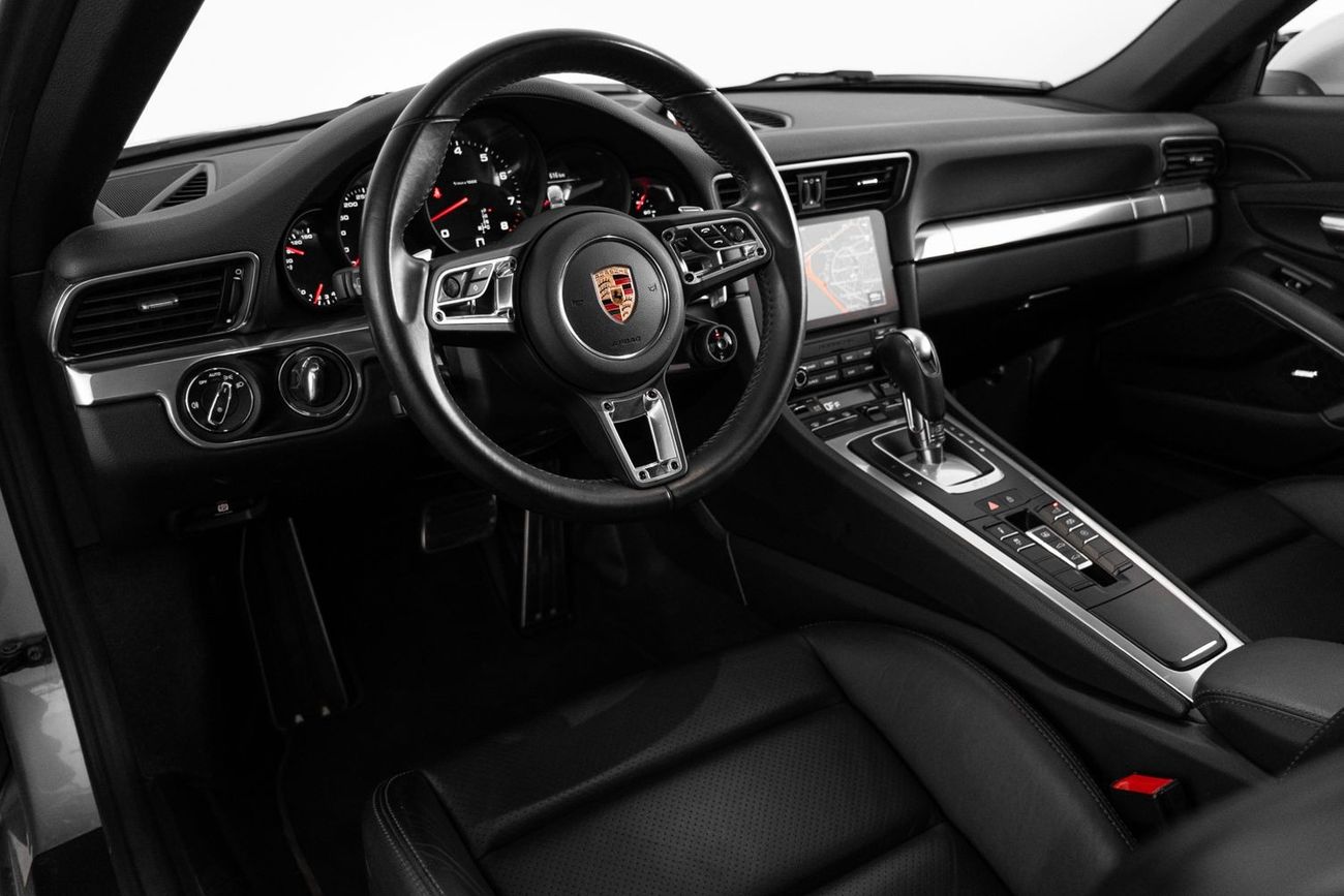 Porsche 911 Carrera 3.0L (380 HP) Coupe