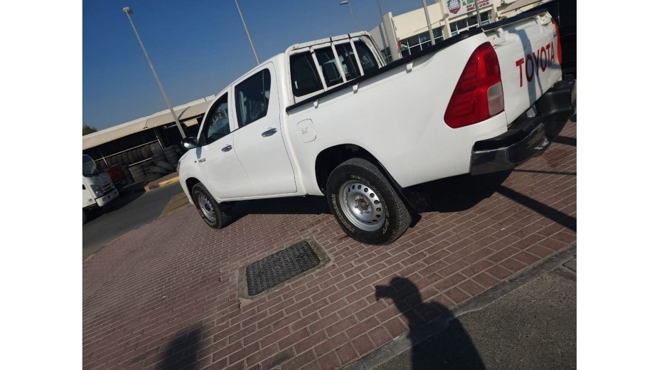 Toyota Hilux DC 2.4L 4WD DIESEL MANUAL TRANSMISSION