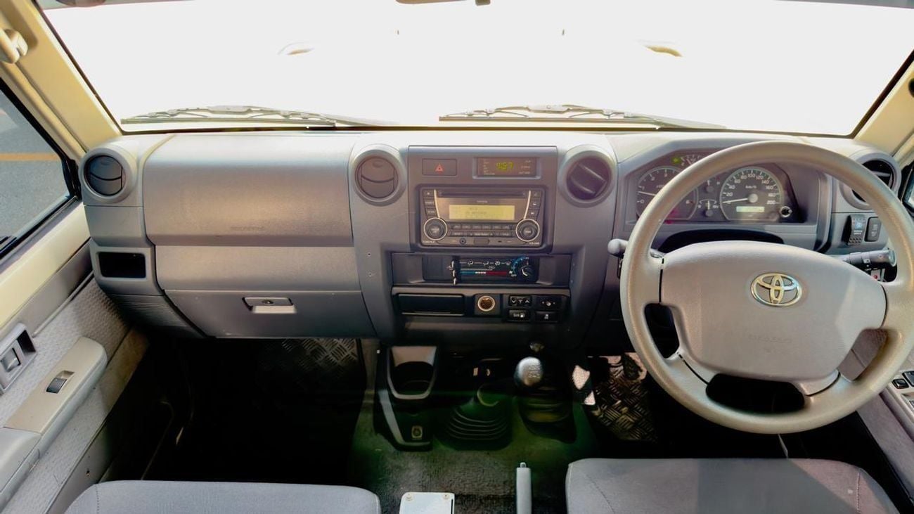 تويوتا لاند كروزر 70 2018 | 4.5L DIESEL | MANUAL TRANSMISSION | RIGHT-HAND-DRIVE | MODIFIED TO AMBULANCE | HEAVY BULL BAR