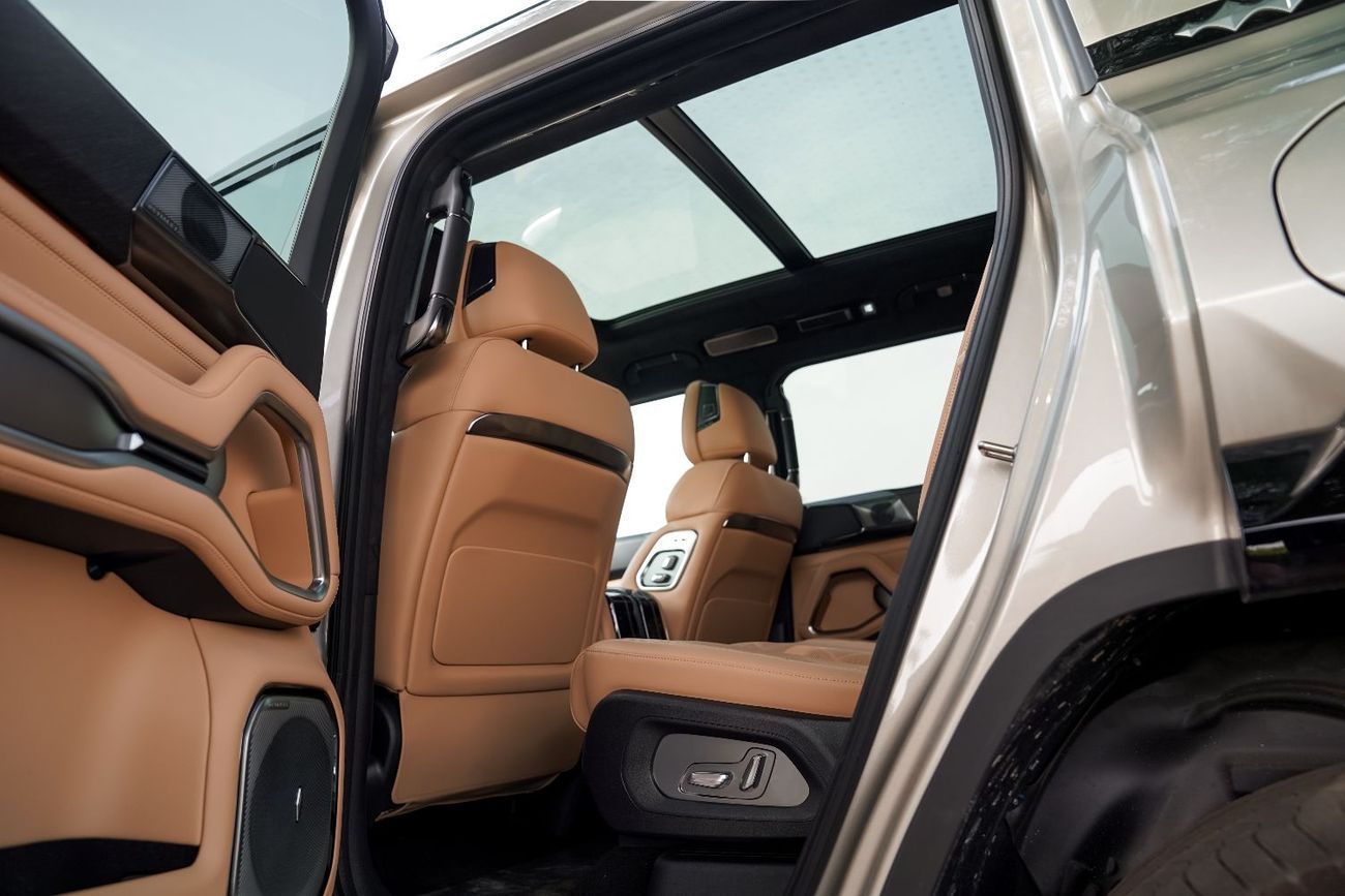 BYD Leopard 8 Smart and Brave Flagship Edition (7 Seats) 2025 BYD Leopard 8 Flagship plug in Hybrid 2.0L 7 seater