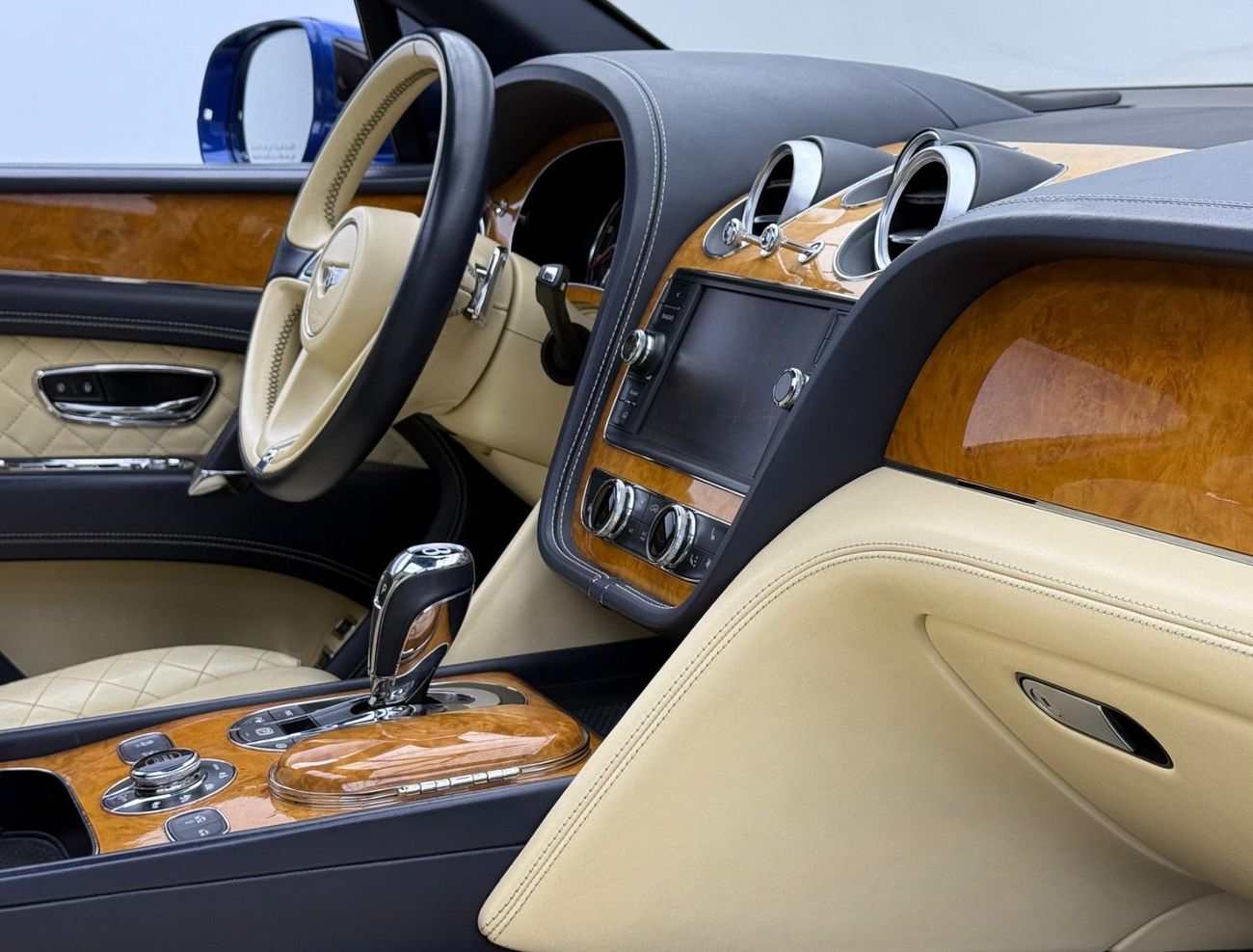 Bentley Bentayga 2017 Bentley Bentayga W12, Full Service History, High Option, GCC