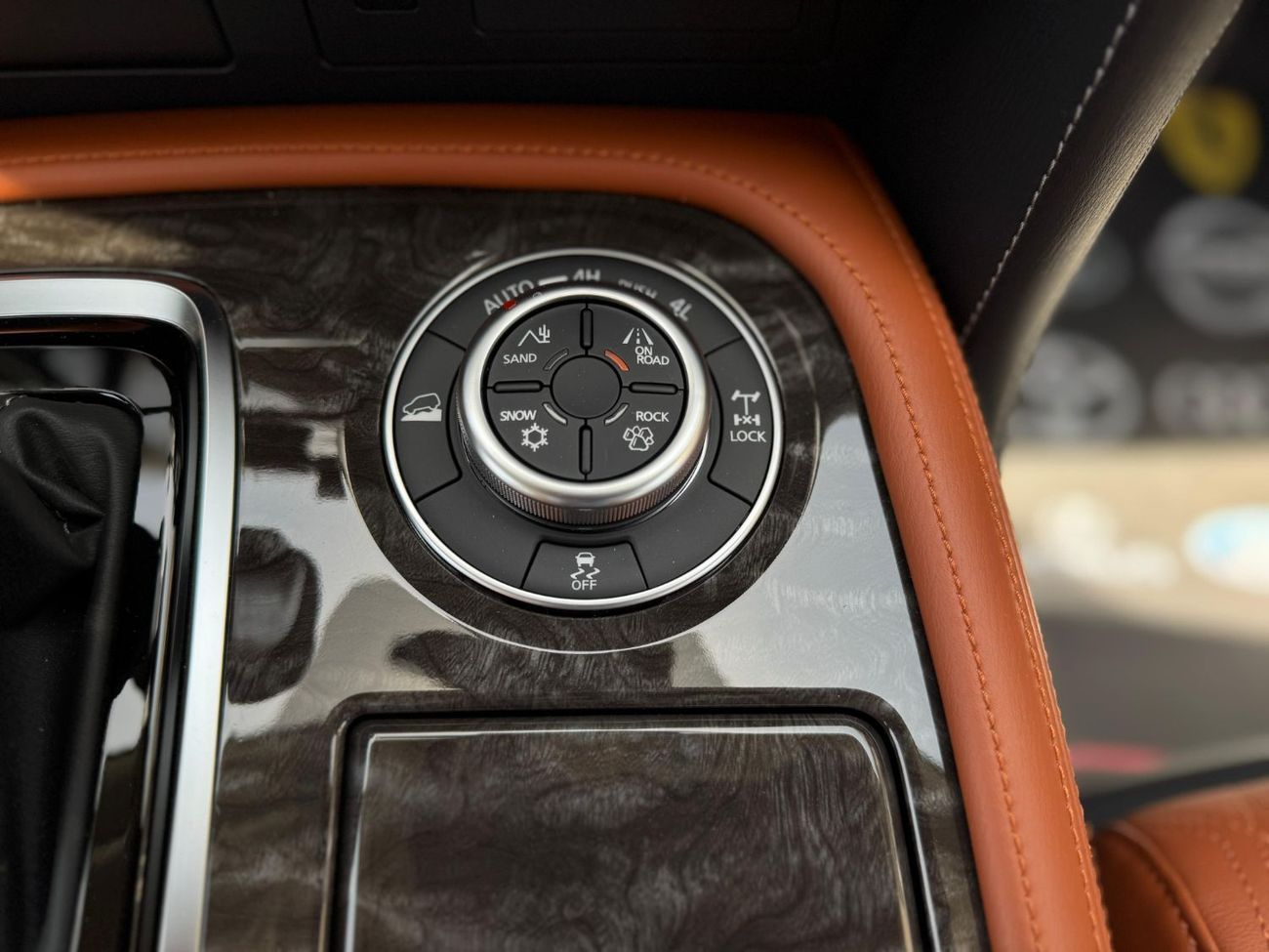 نيسان باترول نيسان باترول بلاتينيوم V8 موديل 2024 – رمادي | صفر كيلومتر | فل أوبشن