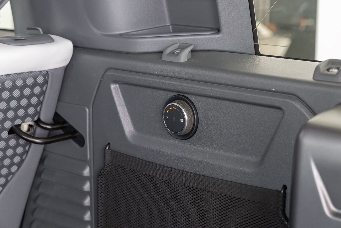 لاند روفر ديفندر Land Rover Defender | 110 X-Dynamic SE (P400) | GCC Specs | 2026 (Export)