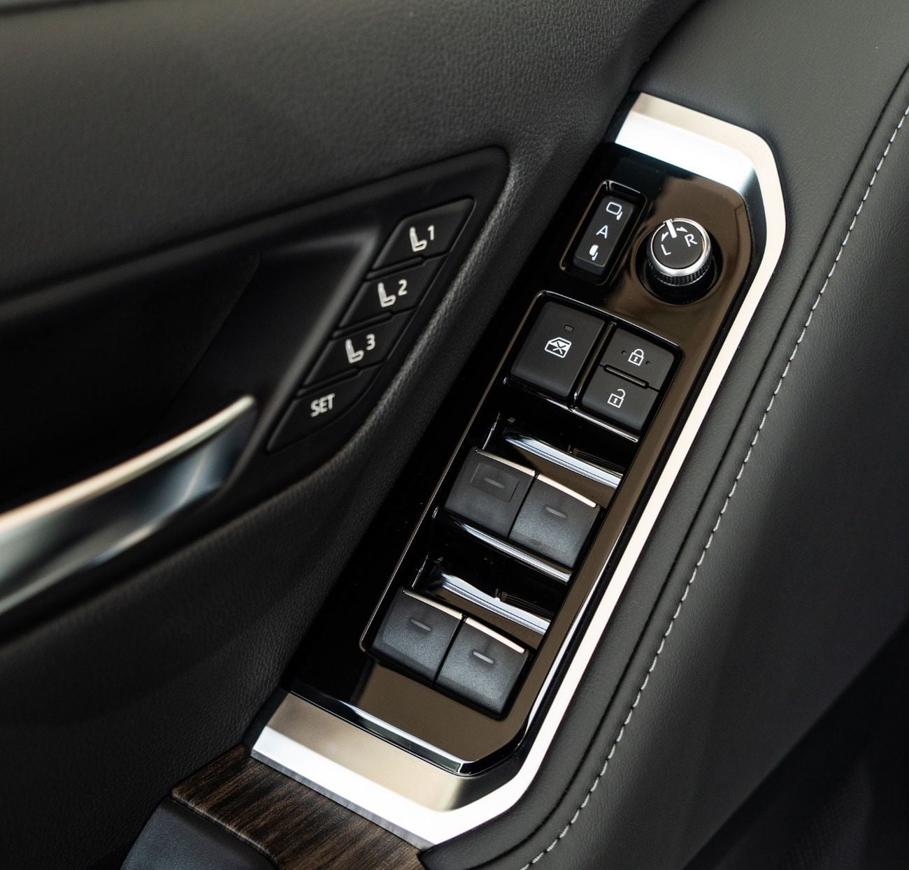 Toyota Land Cruiser LC VXR 3.5 TT || 2025