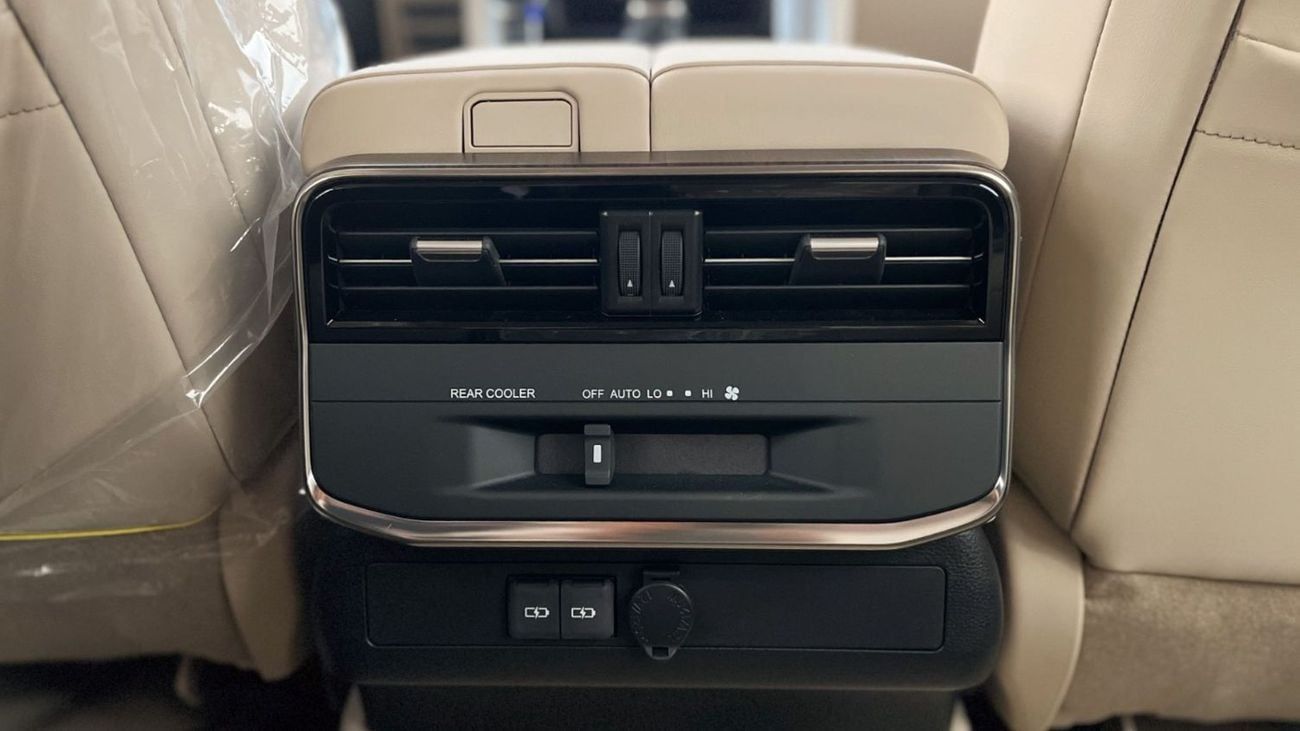 Toyota Land Cruiser 4.0L VX-V . Automatic . Petrol . Four Wheel Drive . 7 Seats . 5 Door