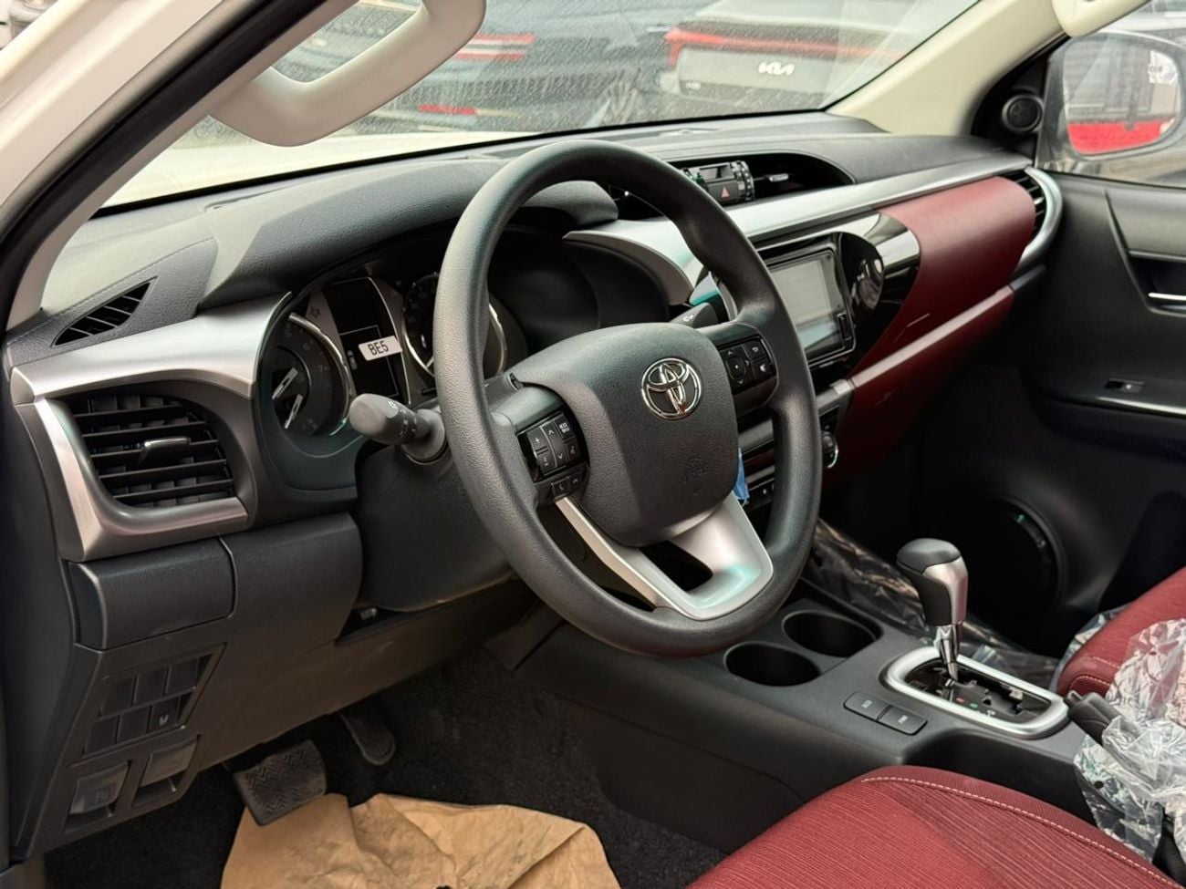 تويوتا هيلوكس GLX 2.7L Double Cab Utility 4WD A/T