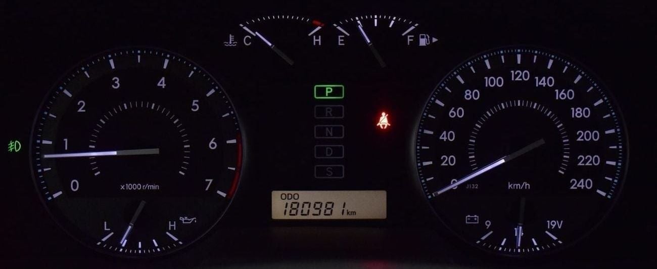 تويوتا لاند كروزر EXCELLENT DEAL for our Toyota Land Cruiser GXR ( 2016 Model ) in Silver Color GCC Specs