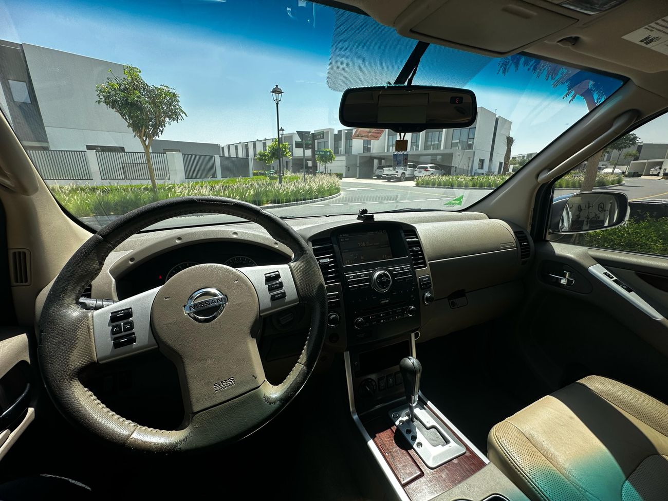 Nissan Pathfinder LE Full Option