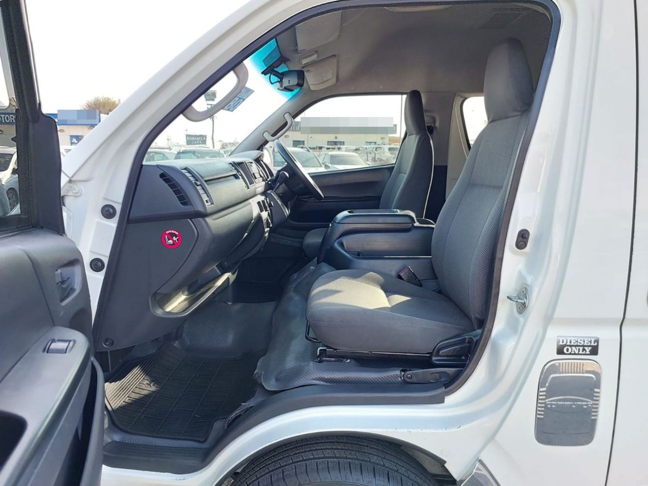 تويوتا هاياس TOYOTA HIACE COMMUTER VAN RHD 2014 MODEL 3.0 L DIESEL AUTOMATIC(PM21971)