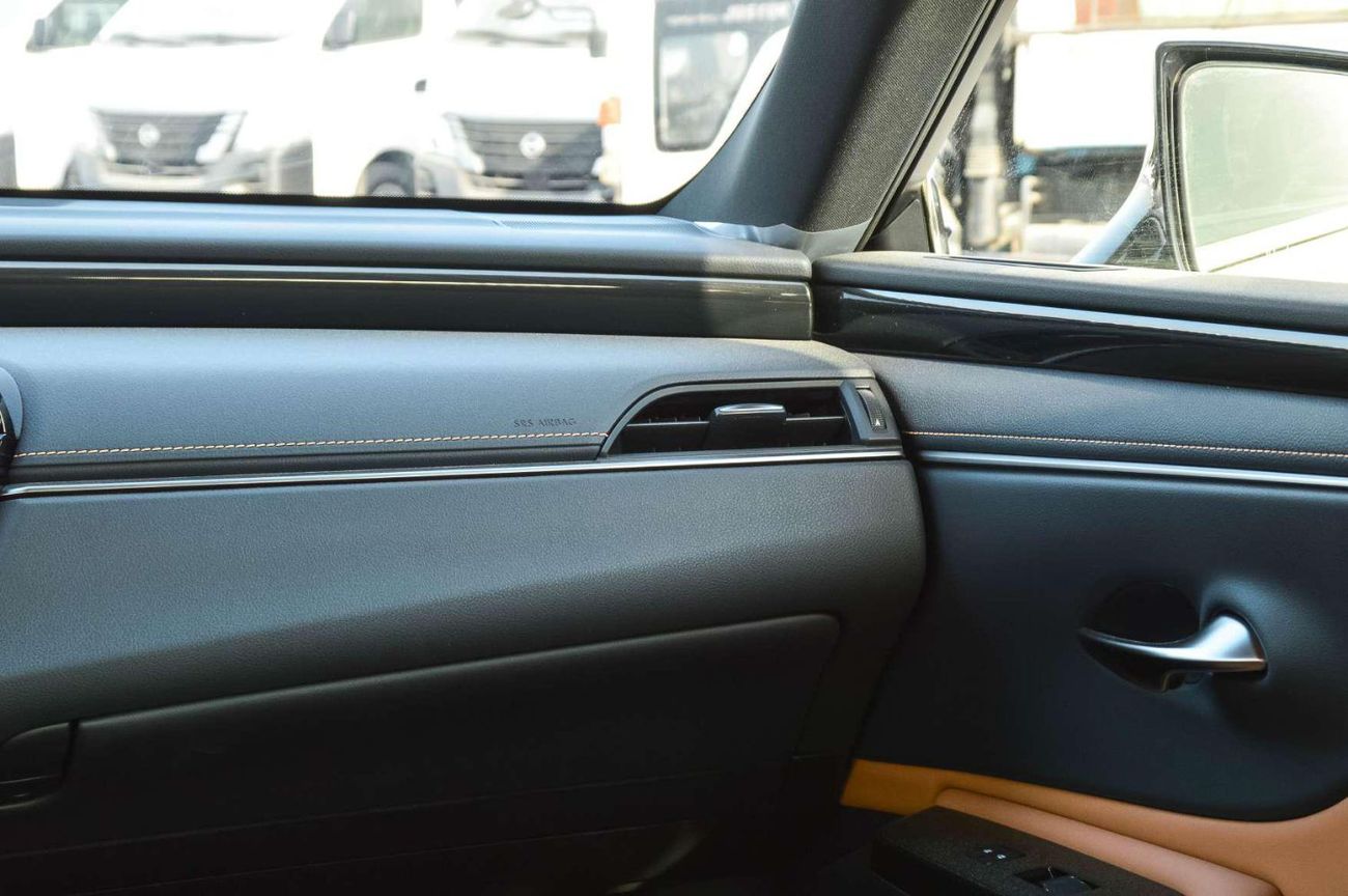 لكزس ES 350 LEXUS ES350 3.5L FWD PETROL SEDAN 2025