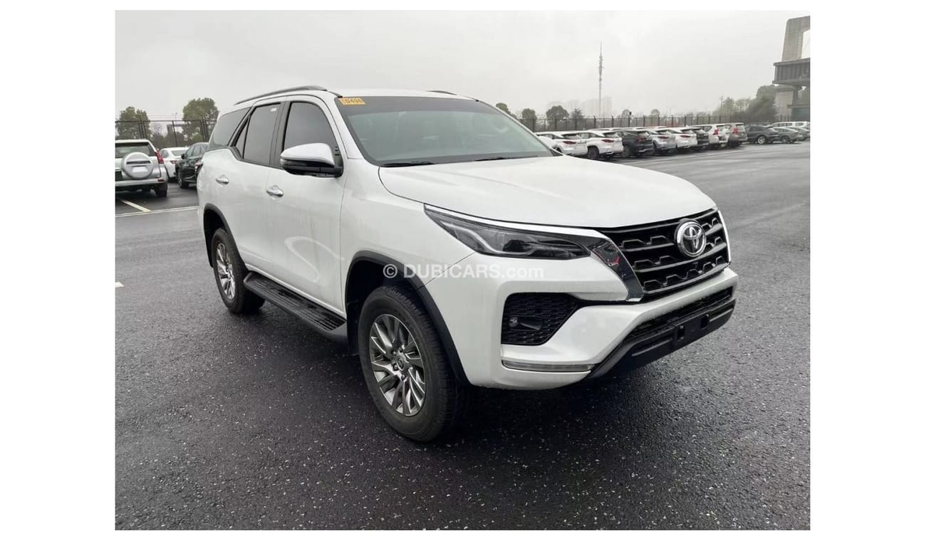 Toyota Fortuner GX2 TOYOTA FORTUNER 2.4 Diesel AWD