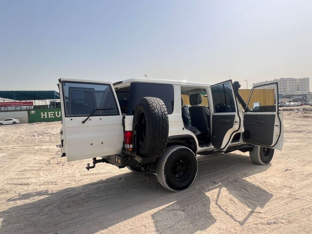 تويوتا لاند كروزر 70 DIESEL 4.5 LITER ,RIGHT HAND DRIVE ,4 DOORS