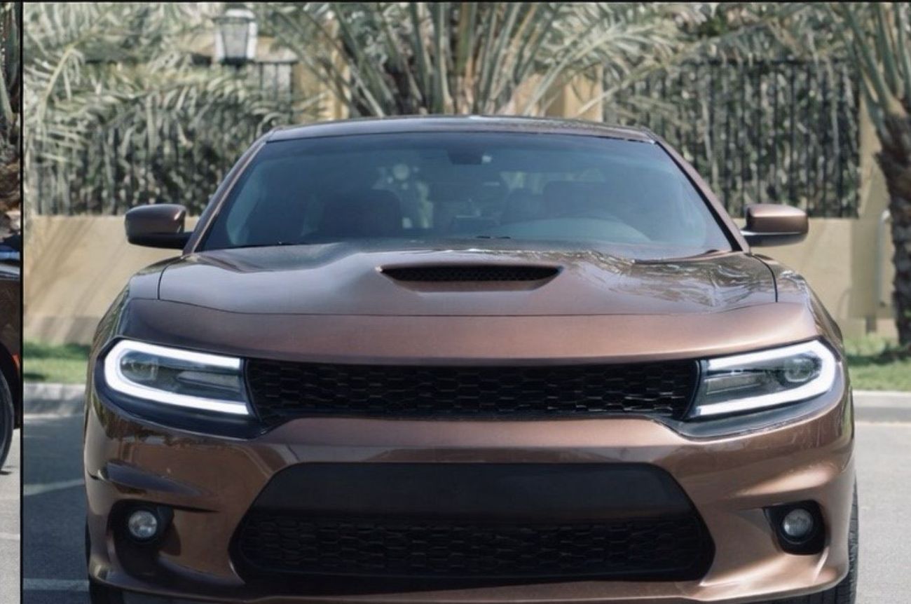دودج تشارجر Unleash pure muscle with this Dodge Charger 2017, upgraded with an SRT body kit for an aggressive, h