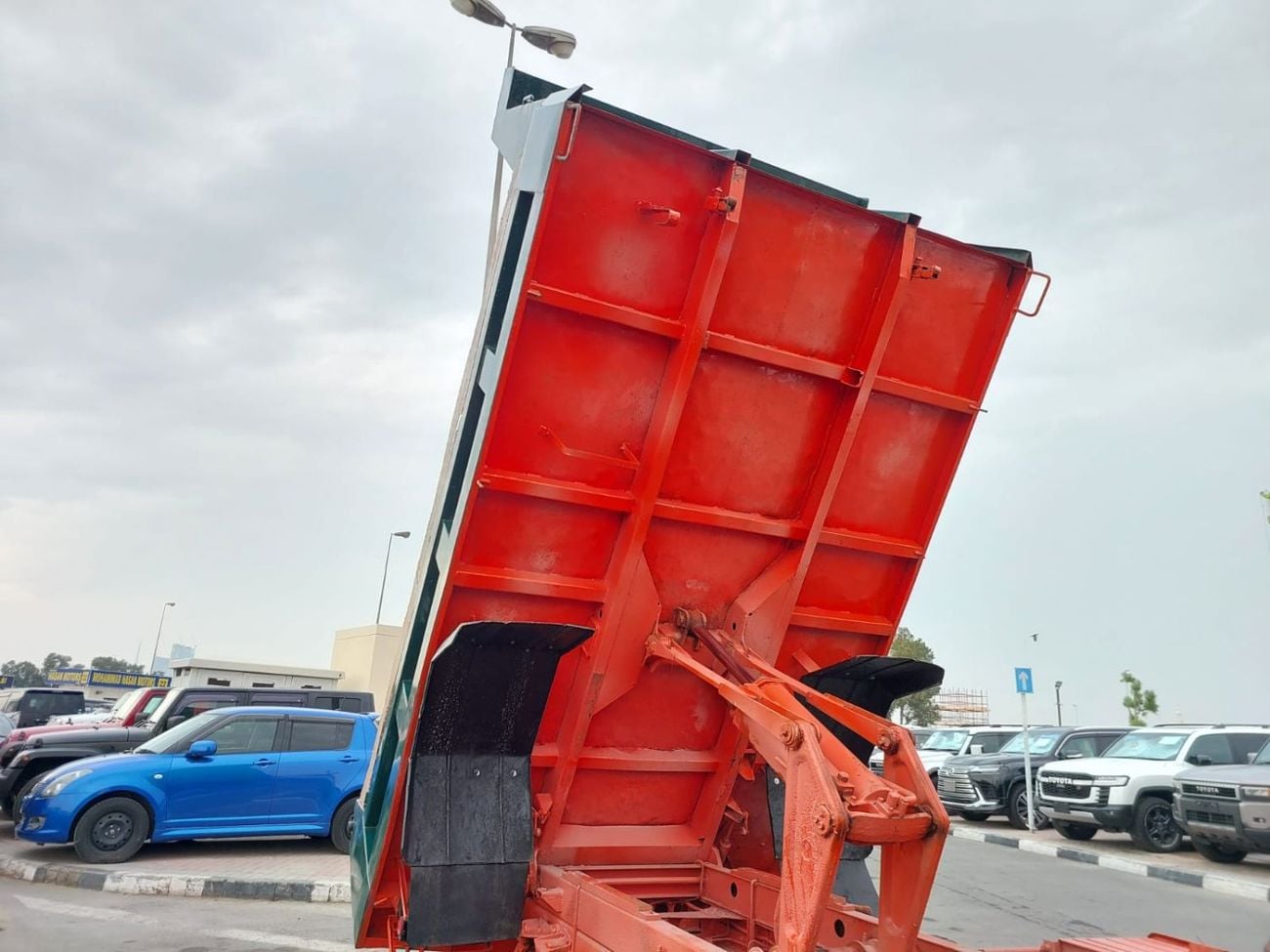 Mitsubishi Fighter (RAMADAN OFFER) MITSIBISHI FIGHTER MIGNON TRUCK RHD 1995 MODEL 8.2 L DIESEL MANUAL(PM01085)