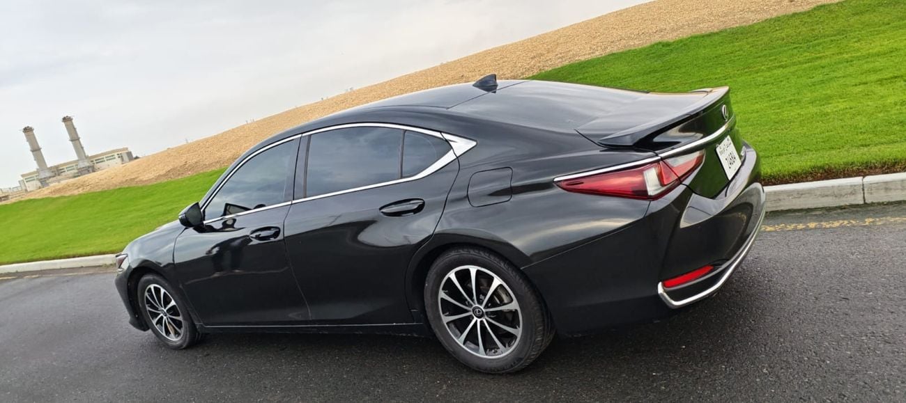 Lexus ES300h Hybrid 2.5L (204 HP)