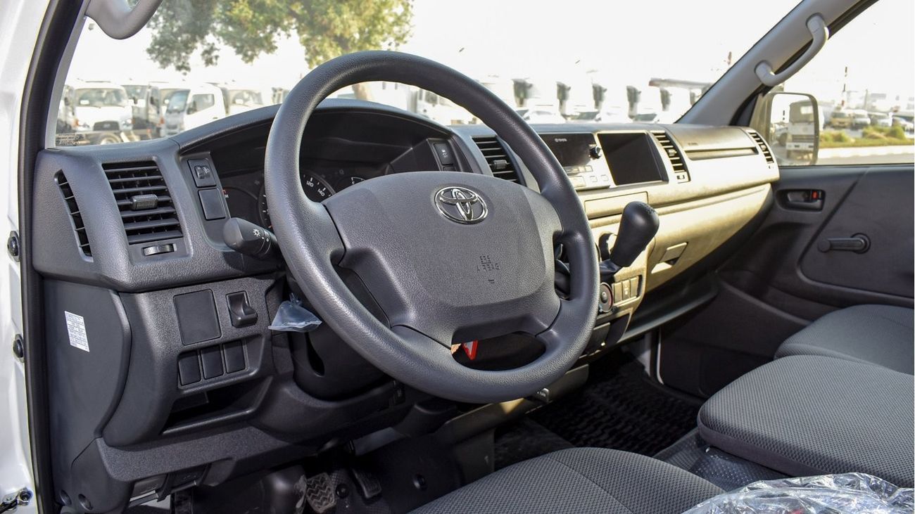 Toyota Hiace 2.7L
