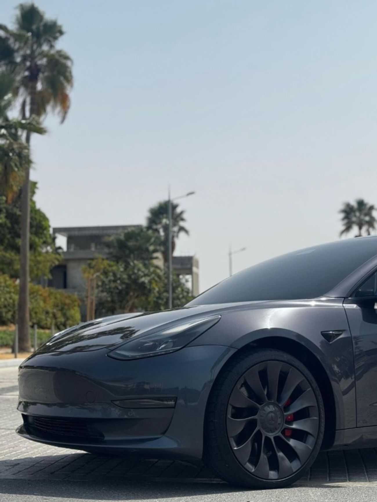 Tesla Model 3 TESLA MODEL 3 PERFORMANCE DUAL MOTOR LONG RANGE Model: 2021 Milage 84.000km Price: 110.000 dirhams (