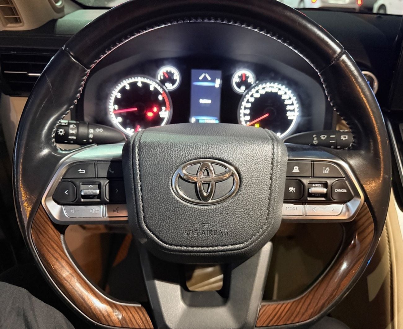 تويوتا لاند كروزر GXR 3.5L