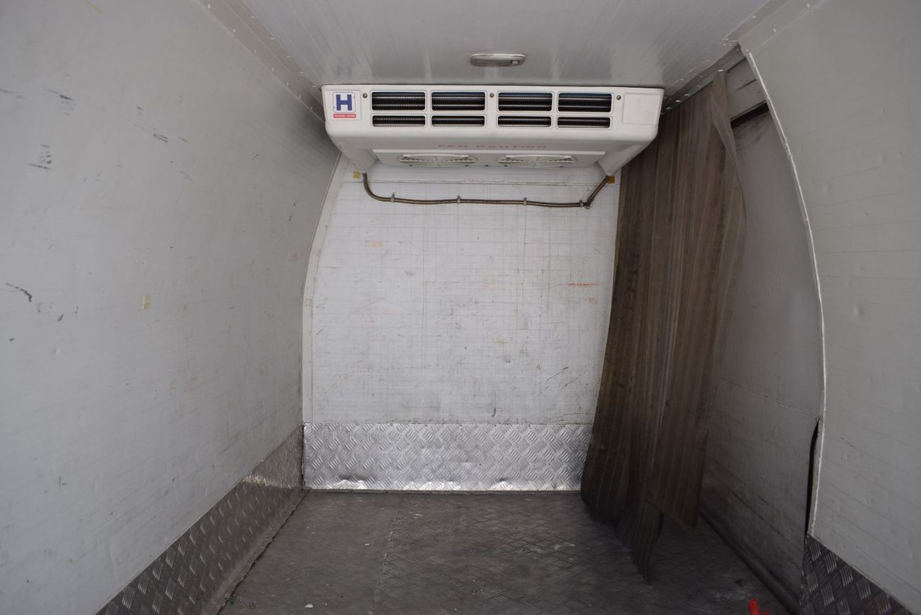 Toyota Hiace GLS -High Roof  Panal Van 2.7L GLS -High Roof  Chiller Van, model:2020.