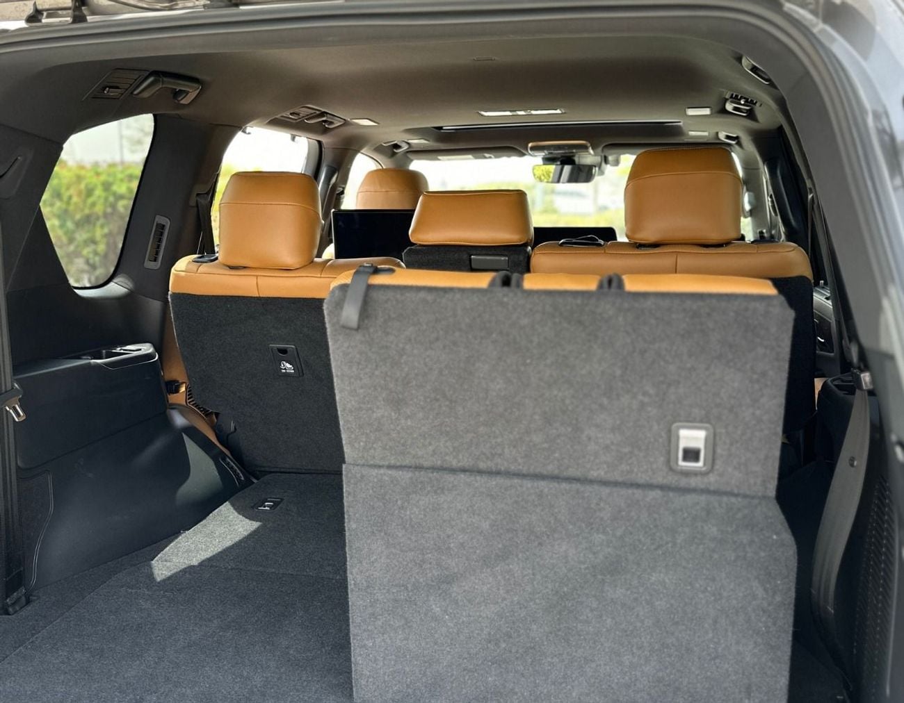 Lexus LX600 SIGNATURE