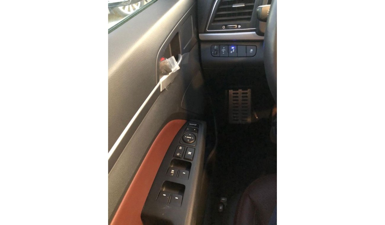 Hyundai Elantra Hyundai Elantra (Full Option GLS 2.0 cc )