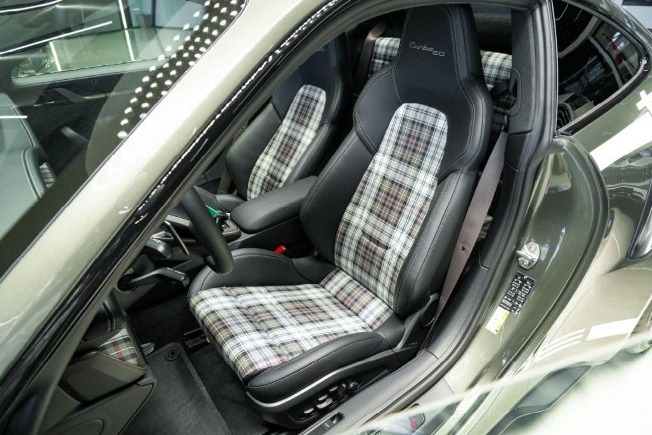 بورش 911 Turbo S 3.8L (640 HP) Coupe