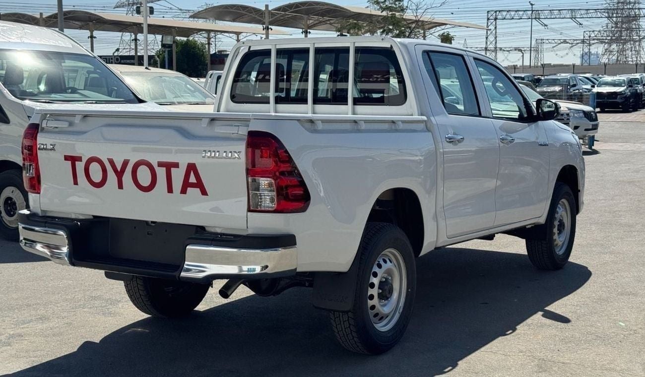 تويوتا هيلوكس TOYOTA HILUX DOUBLE CABIN MT DLX 2.4 MT 4x4 6 SEATER