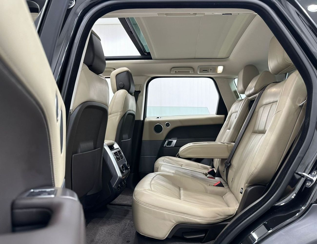 Land Rover Range Rover Sport 2020 Range Rover Sport HSE V6, Warranty, Full Range Rover Service History, Full Options, GCC