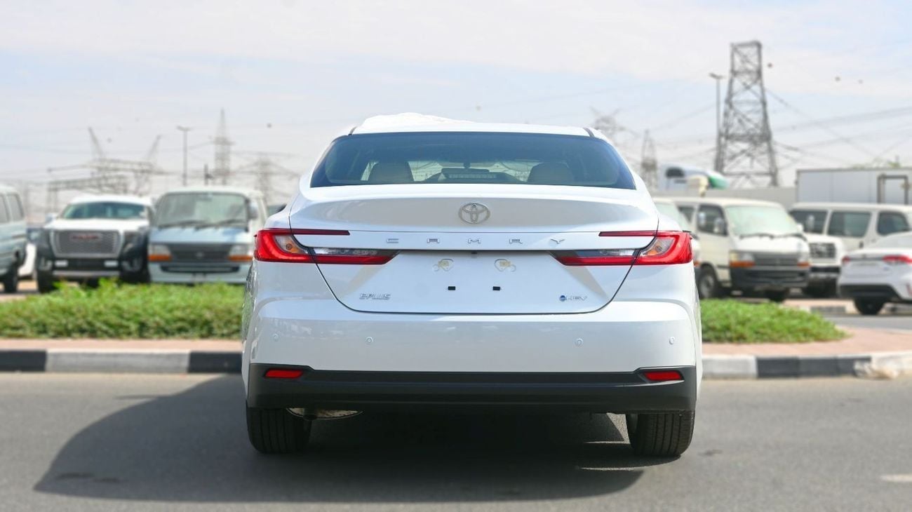Toyota Camry E 2.5L Toyota Camry E-Plus 2.5L Hybrid, Model 2025, Color White