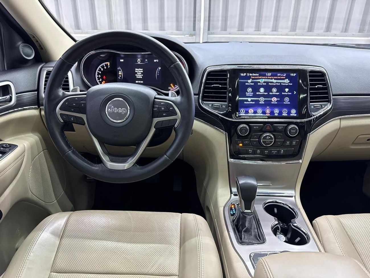 جيب جراند شيروكي Jeep Grand Cherokee | 4x4 Limited | Low mileage | Gcc