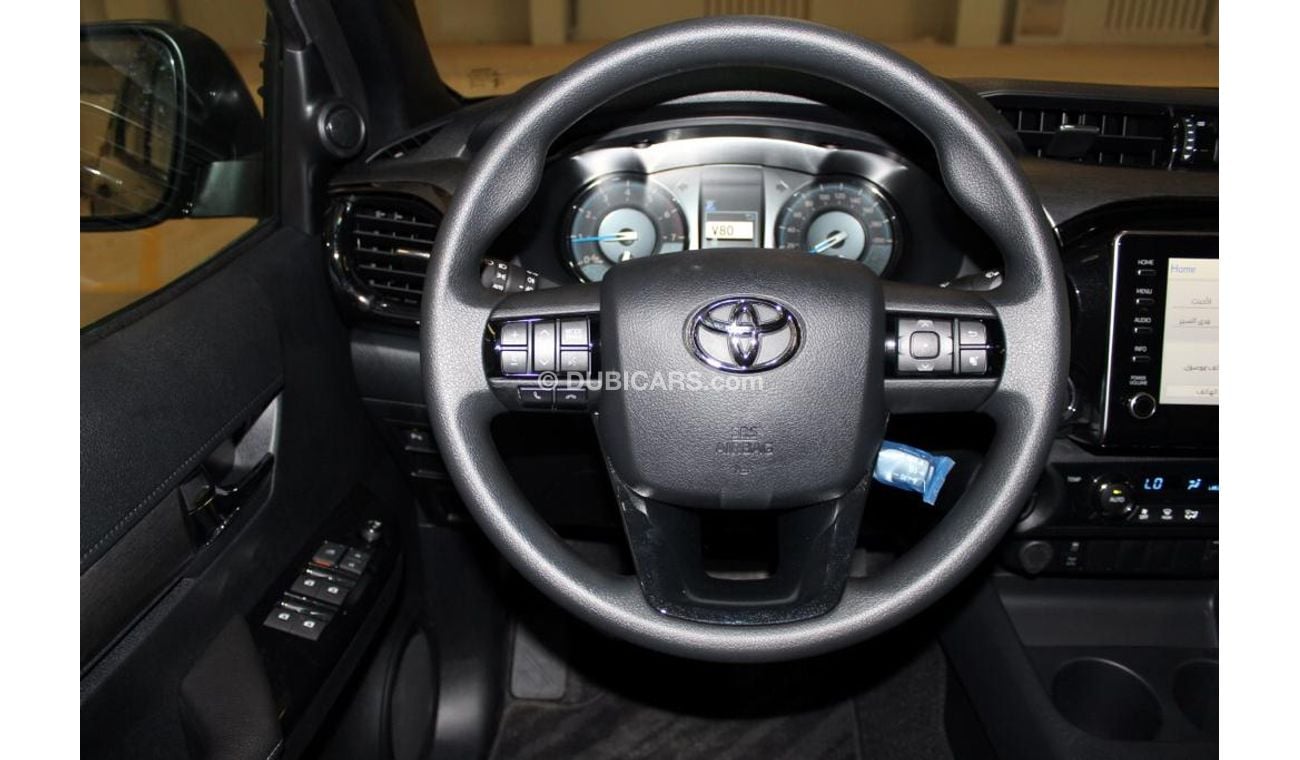 Toyota Hilux SR5 ADVENTURE 4.0L, Bumper, Grille, Overfender, Alloy Rims 18'', Deck Bar, Bed Liner, DVD+Sensors